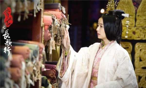 的造型是很经典的汉朝美人造型,她在剧中饰演东汉光烈皇后,在历史上是