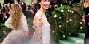 Rebecca Hall Explores Unconventional Mother-Daughter Bond in New Film缩略图